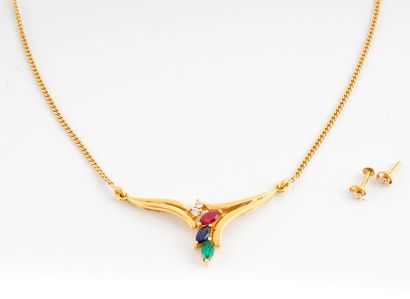 null 22K GOLD
22K yellow gold necklace, removable pendant set with colored stones.
We...