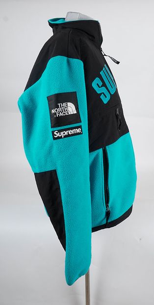 null Supreme x North Face - Arc Logo Denali Fleece Jacket. Blue and Black. Size ...