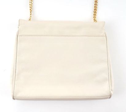 null BY PALOMA PICASSO
Sac blanc signé By Paloma Picasso.
Largeur : 24cm - 9 1/2"
Hauteur...
