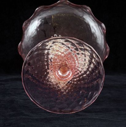 null SALVIATI, ANTONIO (1816-1890), attribué à

Coupe sur pied en verre rose et transparent...