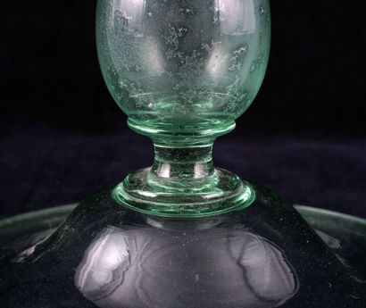 null MARTINUZZI, NAPOLÉON (1892-1977), attribué à 

Candélabre en verre vert. Murano,...