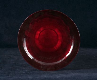 null BAROVIER TOSO, attribué à

Vase en verre rouge avec inclusions de feuilles d'or....