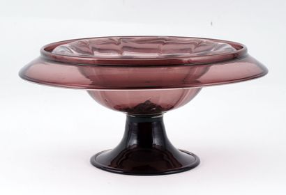 null ZECCHIN, VITTORIO (1878-1947), attribué à 

Coupe sur pied en verre bourgogne....