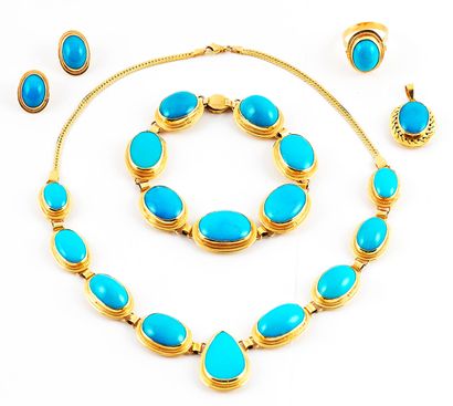 null 18K GOLD, TURQUOISE
18K yellow gold set consisting of a necklace, bracelet,...