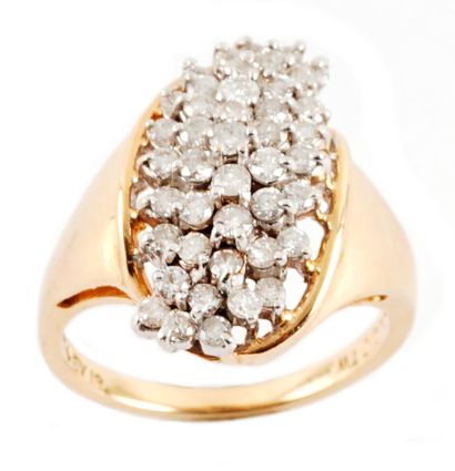 null 14K GOLD, DIAMONDS
14K yellow gold ring set with 5 rows of round brilliant cut...