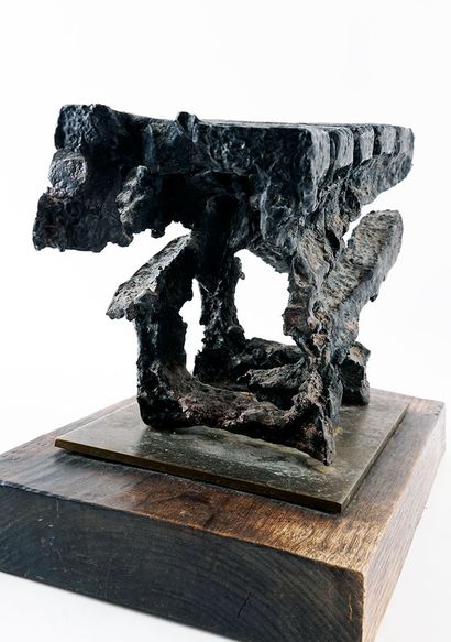 null FOURNELLE, André (1939-)
"Animalier", circa 1966
Cast iron on wooden base
Signed...