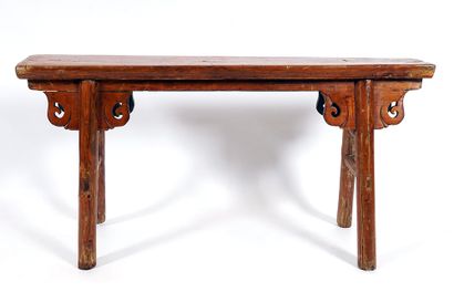 CHINA

Console table in lacquered wood. Around...