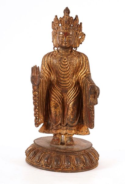 CHINE

Figurine de Guanyin debout, dorée...
