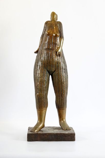 null BÉLANGER, Gérard (1936-2019)
Woman
Bronze
Signed dated and numbered on the front...