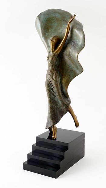 null WERTHEIMER, Esther (1926-2016)
Dancer
Bronze with green and gilt patina on a...