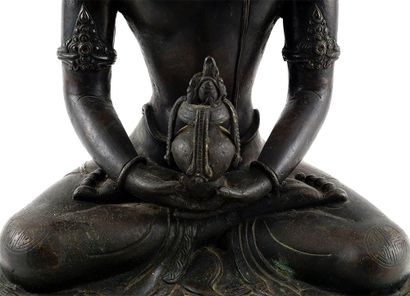 null TIBET/NEPAL

Bronze statuette, representing Amitayus seated in meditation. 20th...