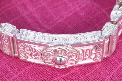 null TIBET 

Silver metal bracelet (possibly silver), decorated with a lotus flower...