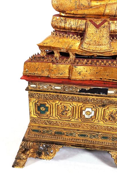 null THAILAND AND BURMA

Altar in lacquered and gilded wood, topped with a Buddha...