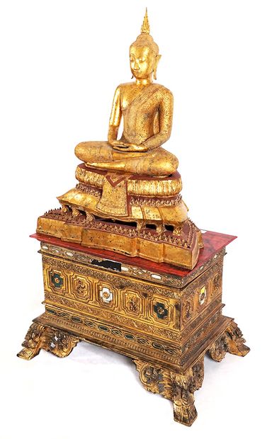 null THAILAND AND BURMA

Altar in lacquered and gilded wood, topped with a Buddha...