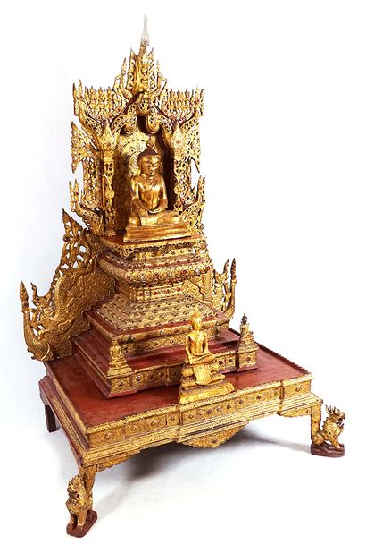 null BURMA

Altar in lacquered and gilded wood, decorated with alarma and the institute,...