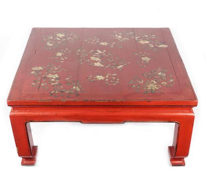 null CHINA

Red lacquered Chinese table, decorated with gold flowers.

Dimensions:...