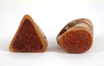 null CHINA

Two yellow soapstone seals of the Tenwan type, representing a bamboo...