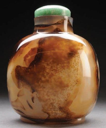 null ANTIQUE FLACON TABATIERE OVOIDE EN AGATE PAYSAGE CHINE Magistralement evide....