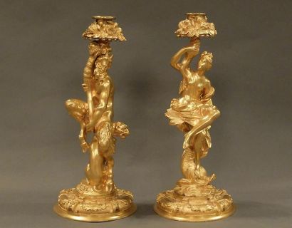 null BRONZE DORE, XIXEME SIECLE Paire de chandeliers en bronze doré sculpté. France,...