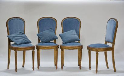 null EPOQUE LOUIS XVI Suite de quatre chaises en bois doré D'EPOQUE LOUIS XVI, garnis...