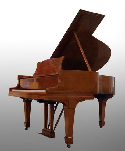 STEINWAY & SONS Grand piano 5'7", modèle M en acajou, circa 1928.Numéroté 237011