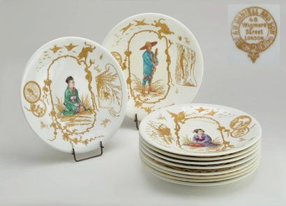 DANIELL AND SON Suite de 10 ASSIETTES en porcelaine à décor polychrome peint de personnages...