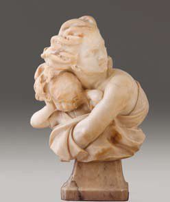 null Marbre sculpté à l'antique d'une femme protégeant son enfant. Italie, début...