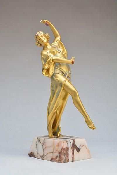ROSSI Danseuse aux castagnettes Bronze à patine doré sur socle de marbre Signé et...