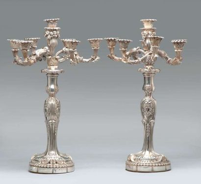 ODIOT, Charles-Nicolas (1789-1868) Importante paire de candélabres en argent d'époque...