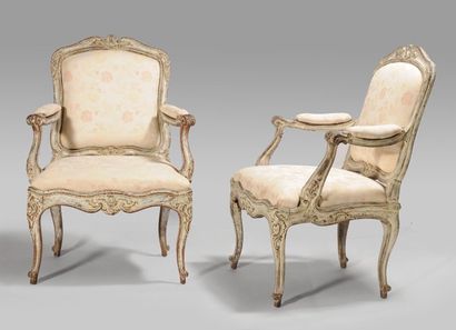 null Rare paire de fauteuils à châssis d'époque Louis XV en bois à patine ancienne,...
