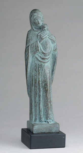 DAOUST, Sylvia Marie Émilienne (1902-2004) Vierge à l'Enfant Bronze à patine verte...