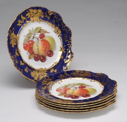 HAMMERSLEY & CO 6 assiettes en porcelaine à décor de fruits et motifs dorés sur fond...