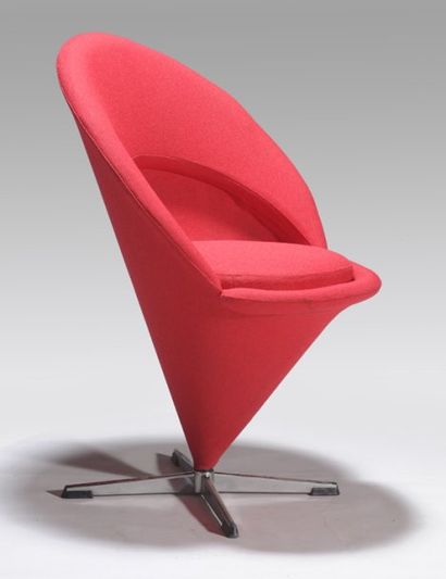 Verner PANTON pour PLUS-LINJE Copenhague. Chaise "Cone", design datant de 1958, structure...