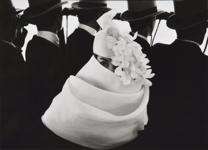 HORVAT, Frank (1928- ) HORVAT, Frank (1928- )

Givenchy Hat A, Paris (1958)

Photographie,...