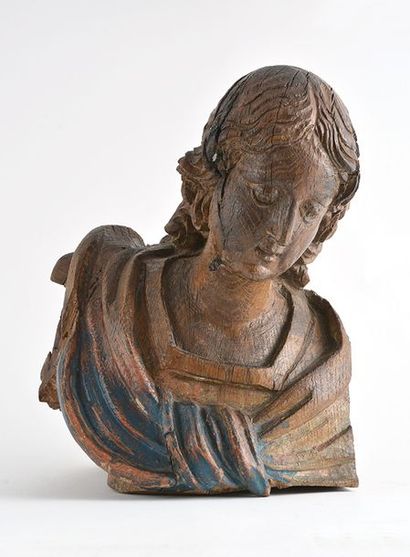FRANCE - XVIIe FRANCE - XVIIe Buste en bois peint avec restants de polychromie représentant...