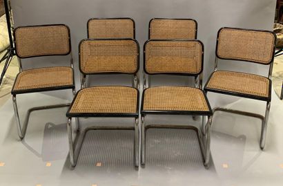 null Suite de six chaises cannées Marcel Breuer (piétement usé)