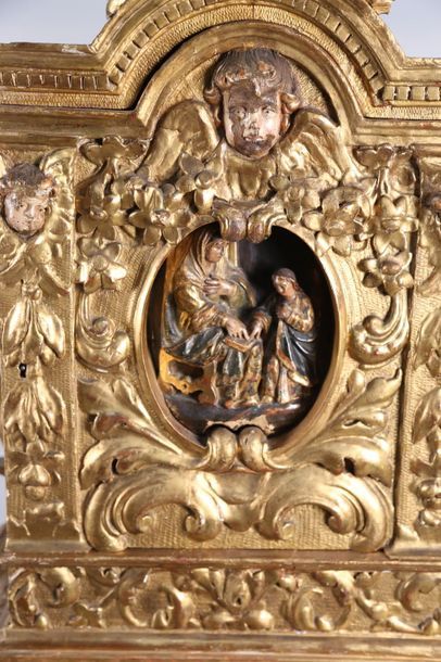 null * Tabernacle en bois sculpté et doré en partie XVIIIe. 160 x 67.5 x 29 cm