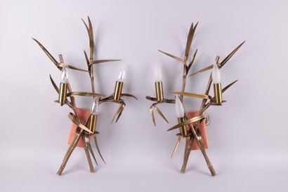 null MAISON CHARLES, Deux appliques modèle Bambous, modèle 204, en bronze doré à...