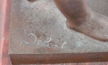 null DEBUT, Putto, Sujet en bronze Signé. H. totale 24 cm, sur socle marbre