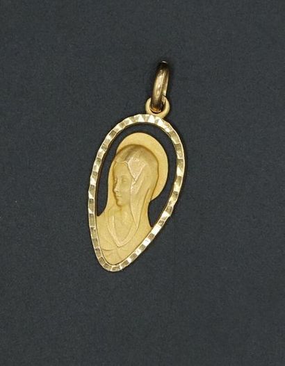 null Médaille en or jaune 750 millième ajourée à l'effigie de la Vierge - 3 g