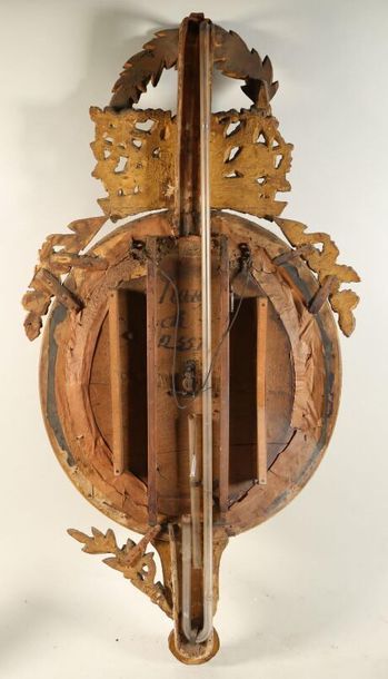 null Baromètre thermomètre Louis XVI en bois doré et sculpté, marqué L'INGEN CHEVALLIER,...