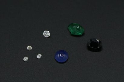 null Petit lot de pierres : quatre diamants ronds brillants (1x 0.17 ct // 3x 0.05...