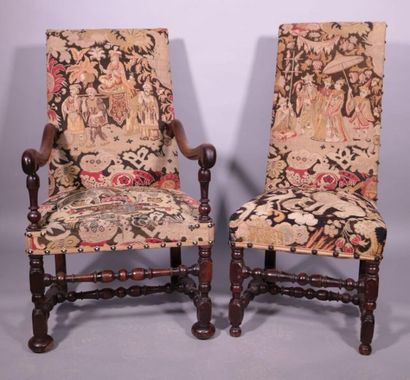 null Fauteuil et trois chaises Louis XIII à haut dossier tapisserie XVIIIe « turquerie »...