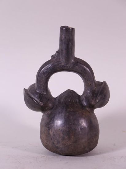 null Vase en céramique en forme d'étrier - accidents H.21 cm
