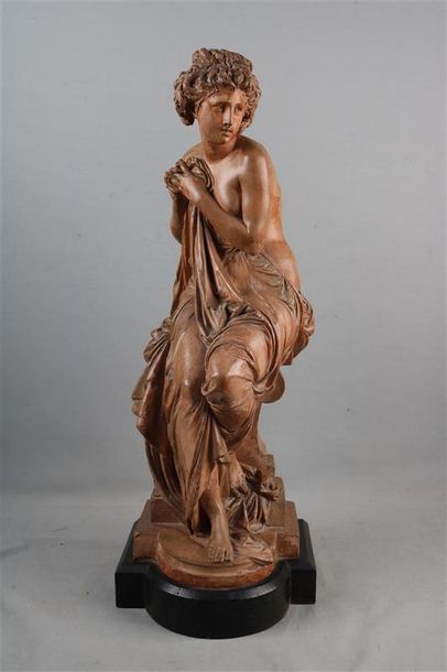 null CARRIER-BELLEUSE (1824-1887) Femme au drapé, sujet en terre cuite, reposant...