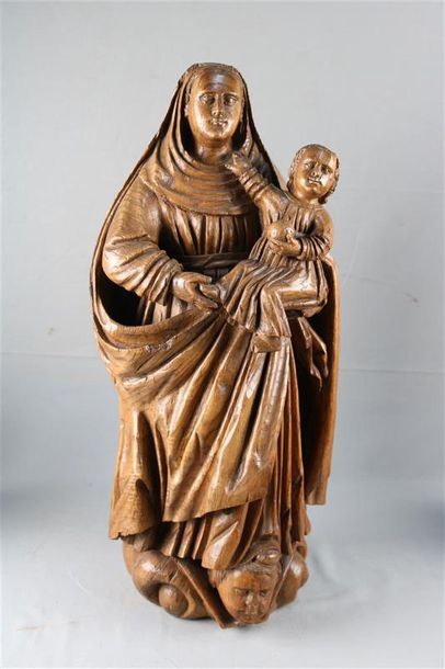 null Vierge à l'enfant en chêne sculpté, XVIIe siécle - H: 66 cm
Expert : Mme Laurence...