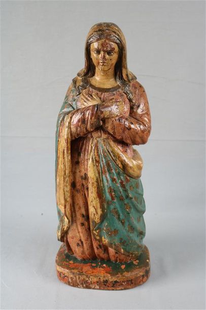 null Vierge agenouillée en bois sculpté en ronde-bosse et polychromé. XVIIIe siécle....