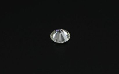 null Bague en or gris 750 ornée d'un diamant taille brillant de 2.80 carats (9.14...