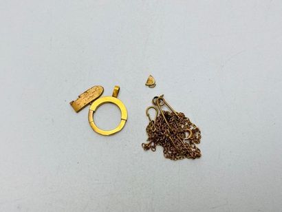 null Chaîne accidentée, morceaux divers en or dont fermoir - Poids brut : 6,5 g