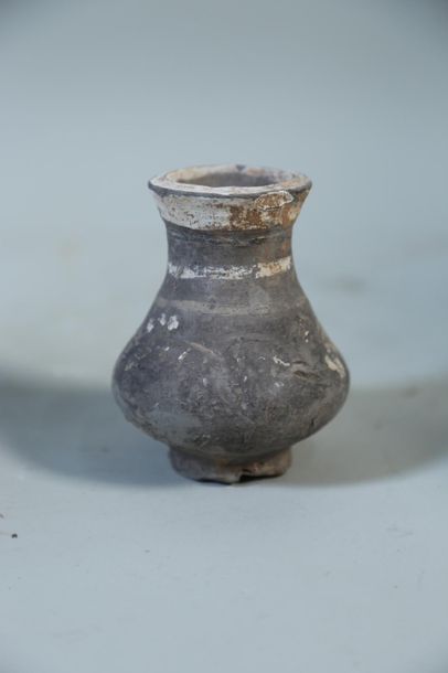 null Petit vase céramique accidentée H. 9,5 cm